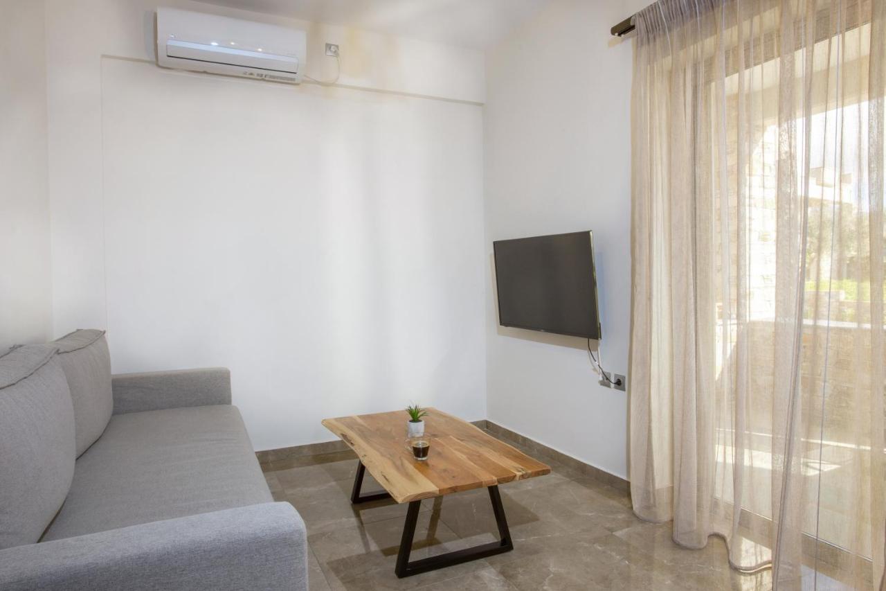 Vardians Villas & Suites Каристос Экстерьер фото