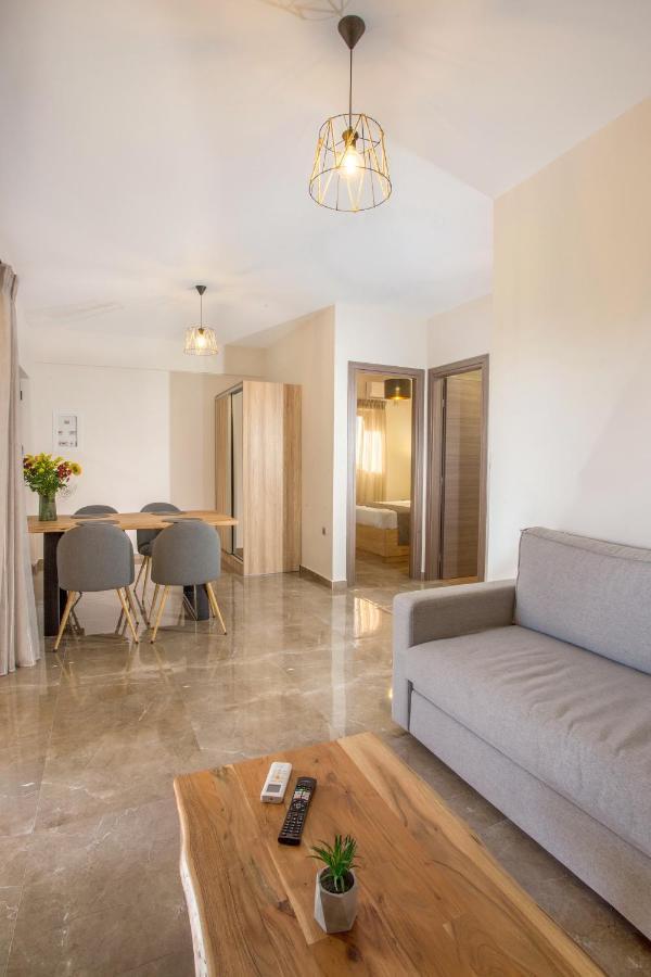 Vardians Villas & Suites Каристос Экстерьер фото