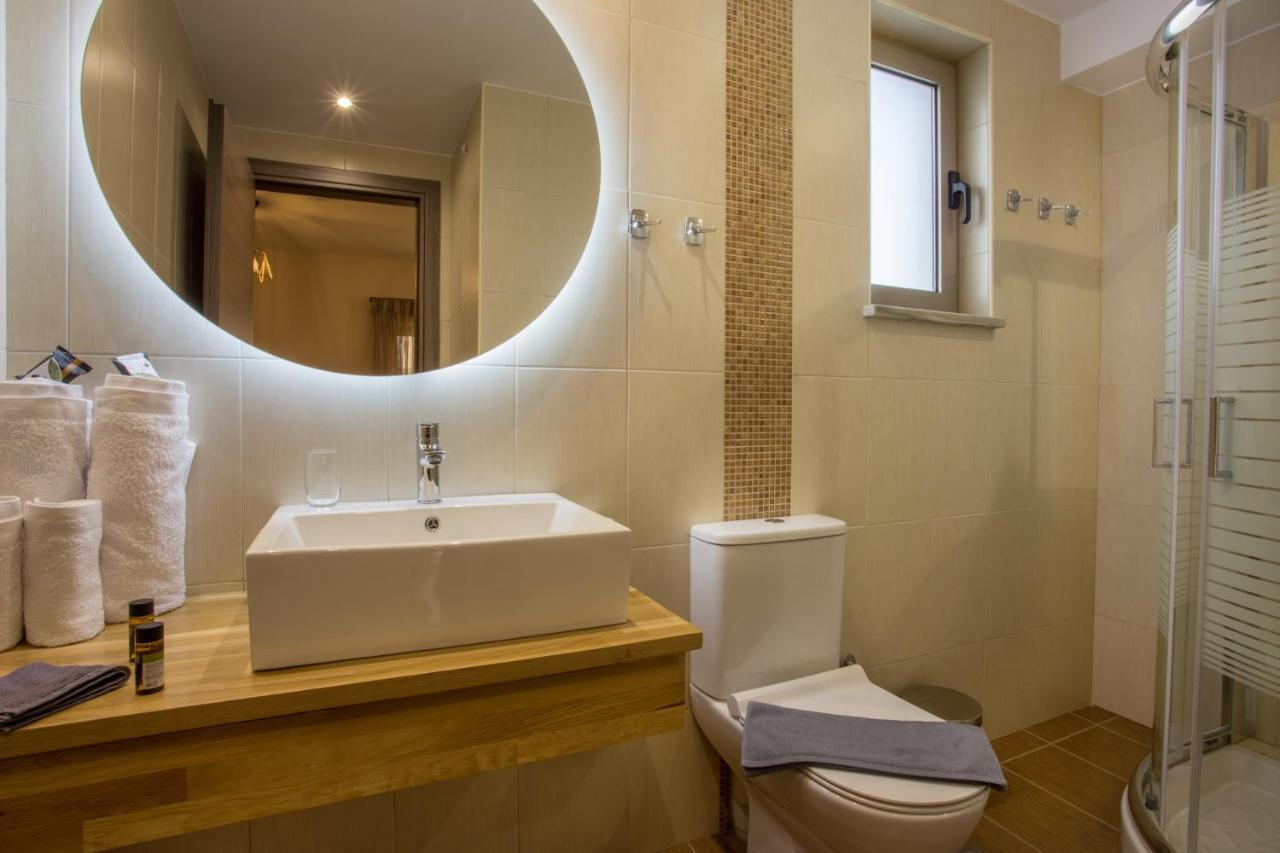 Vardians Villas & Suites Каристос Экстерьер фото