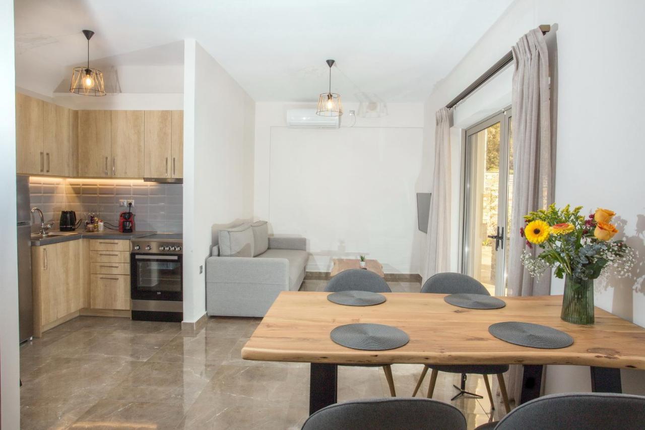 Vardians Villas & Suites Каристос Экстерьер фото